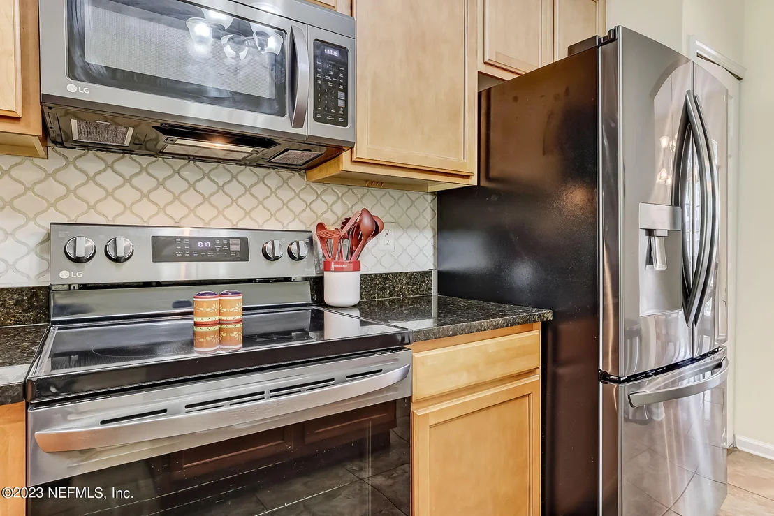 Photo of 9584 BEMBRIDGE MILL Drive