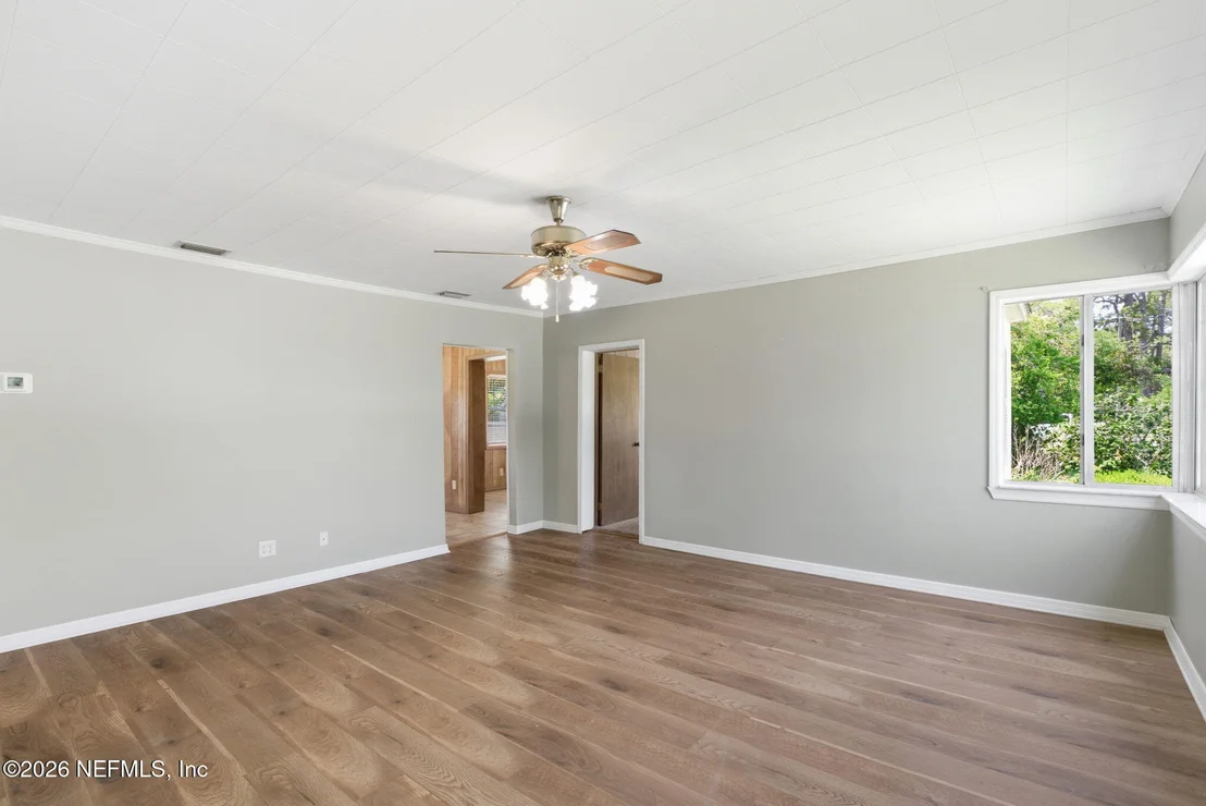 Photo of 5 BEACON Street
