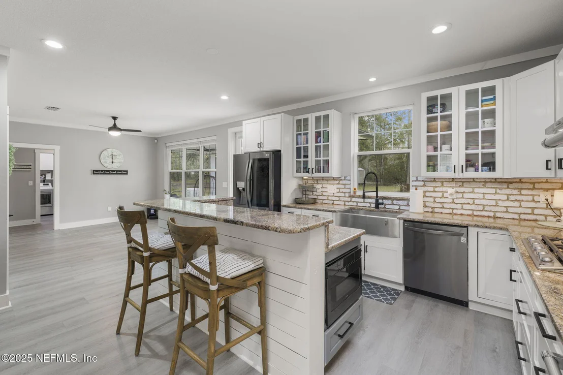 Photo of 1499 SHEFFIELD Road