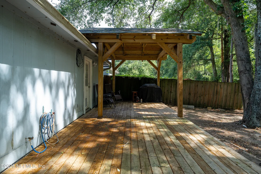 Photo of 877 JACKSON Road