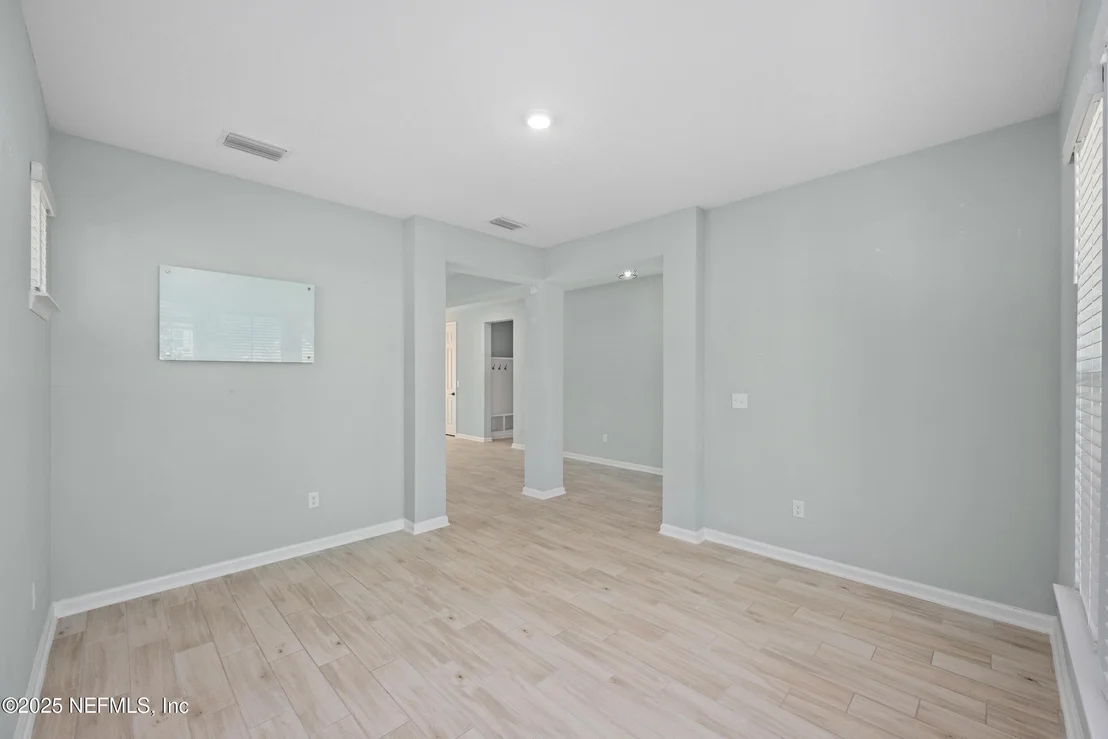 Photo of 812 WINDLEY Drive