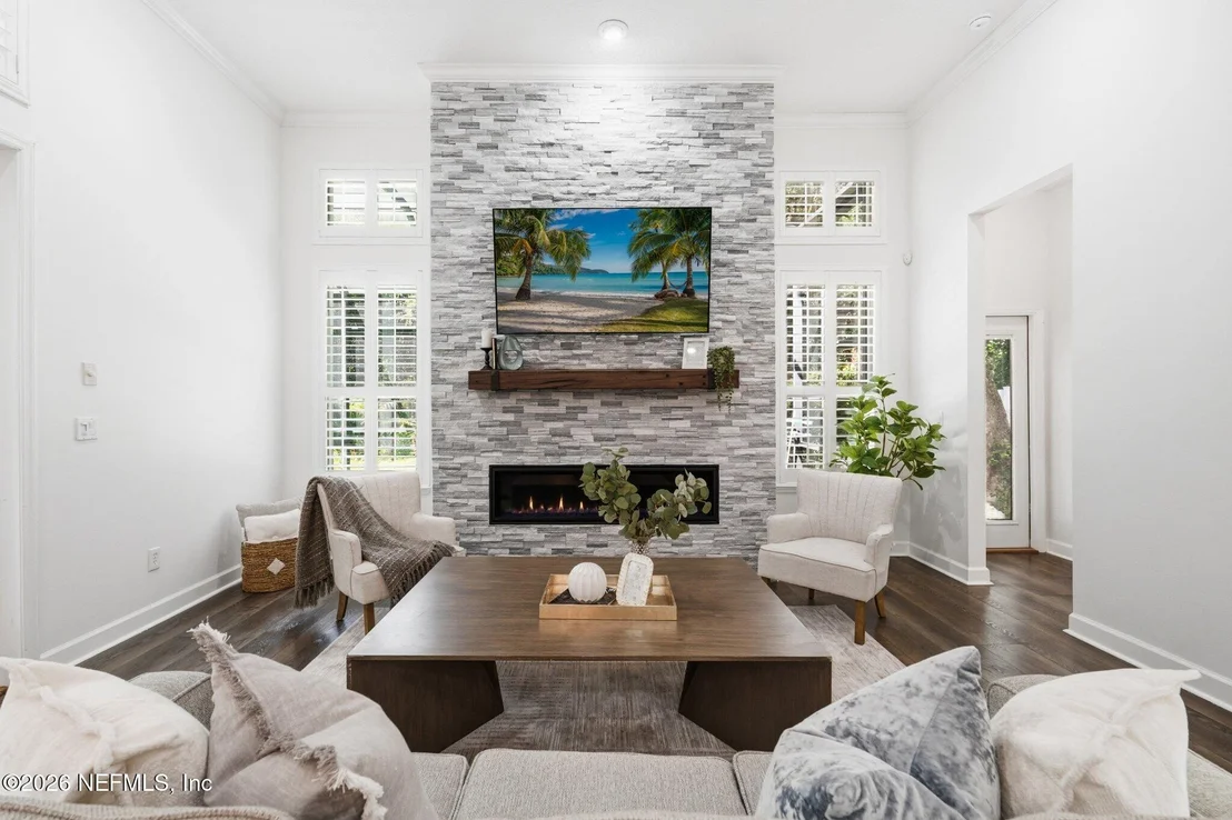 Photo of 215 PARKSIDE Drive