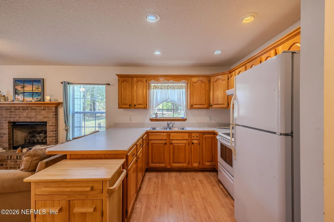 Photo of 1801 LAKE Road