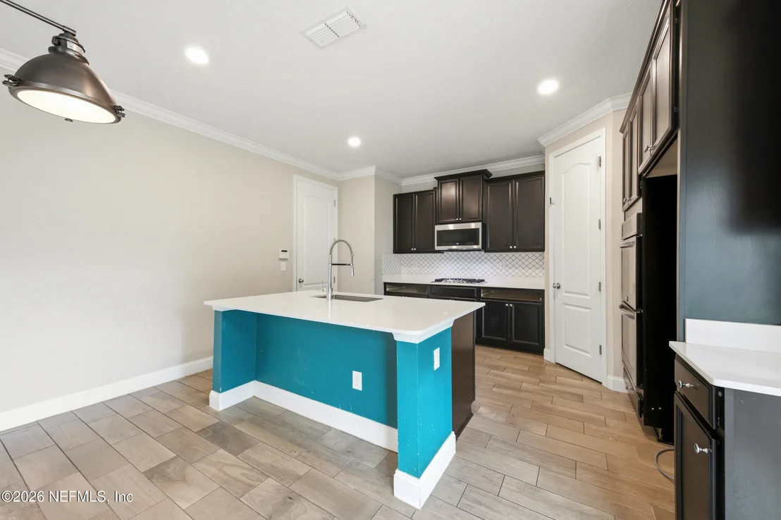 Photo of 133 HOWELL Court