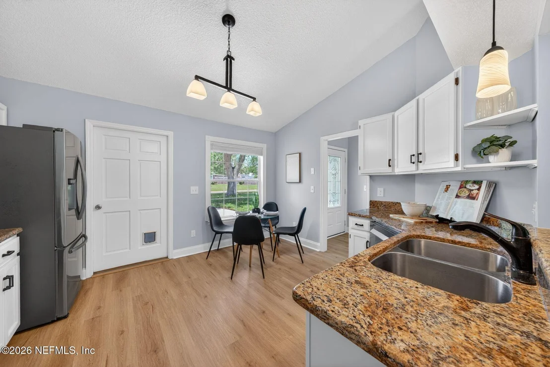 Photo of 572 COZYBROOK Lane