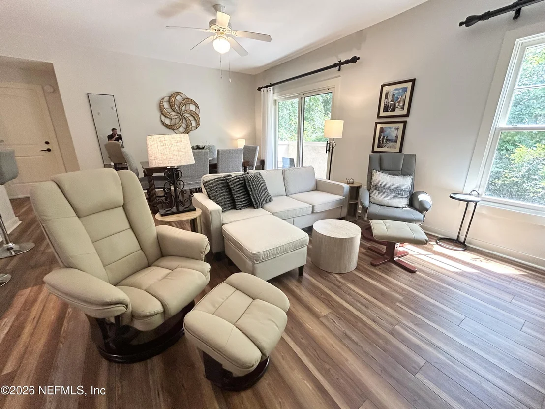 Photo of Unit 211 at 965 REGISTRY Boulevard