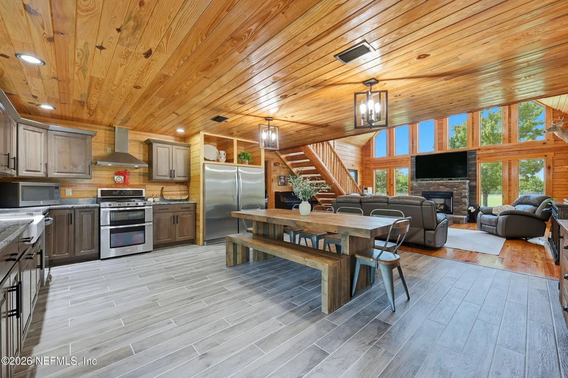 Photo of 3938 SUNSET SKY Road