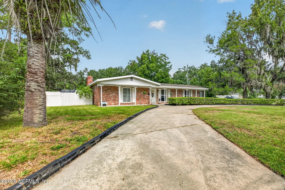 Photo of 1212 CRESTFIELD Road
