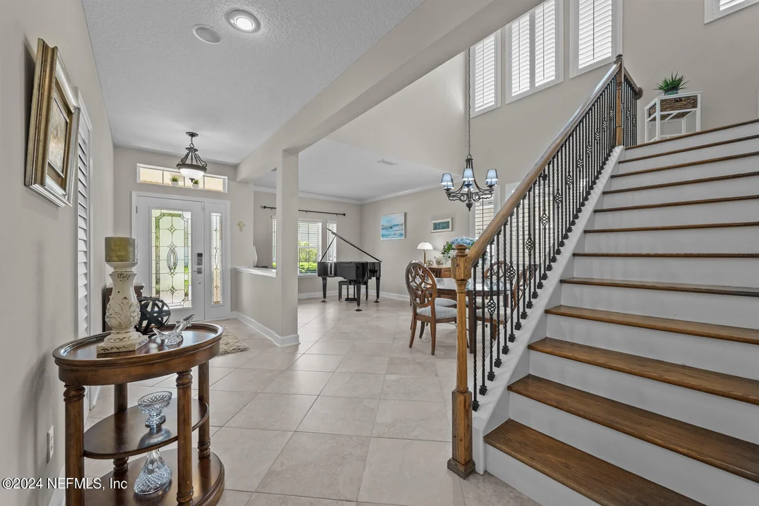 Photo of 712 CANDLEBARK Drive