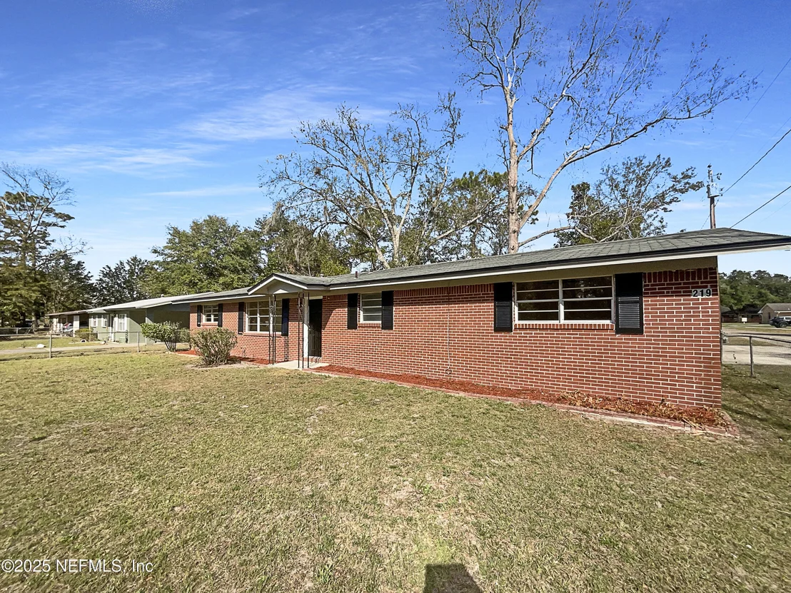 Photo of 219 IVY Street
