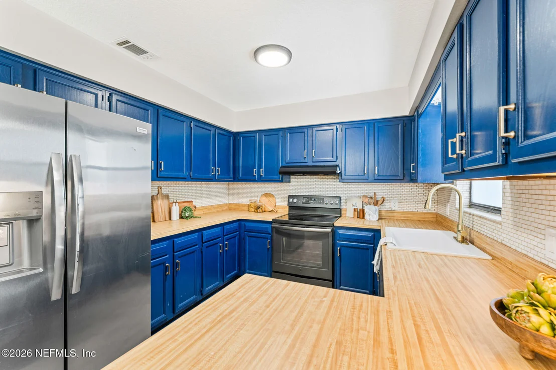 Photo of 111 SWALLOW Road