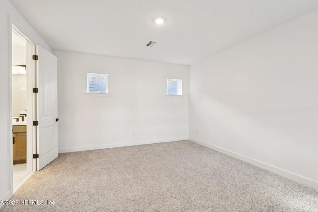 Photo of 17 JAMESTOWN Court