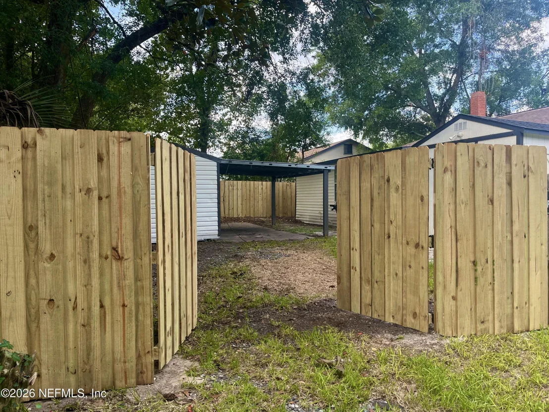 Photo of 4802 LOUISA Terrace