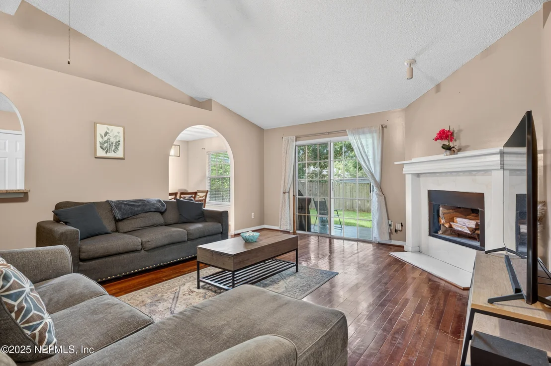 Photo of 7992 DEWARS Court