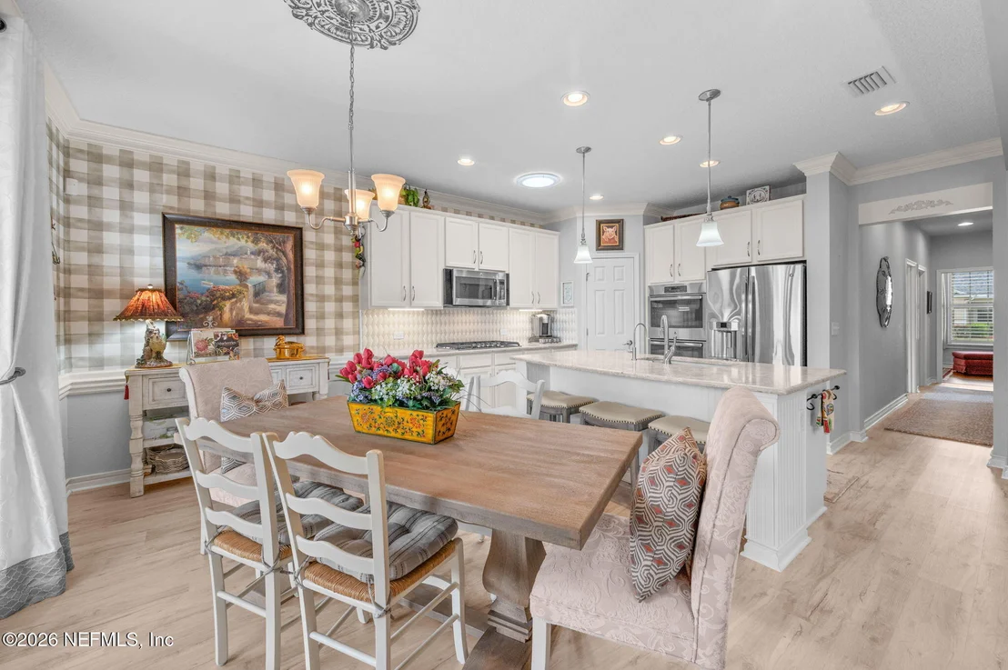 Photo of 216 DEERFIELD GLEN Drive