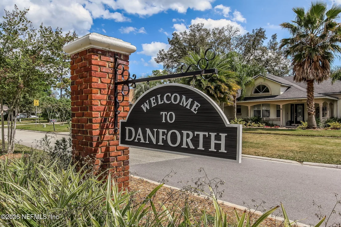 Photo of 3941 DANFORTH Drive W