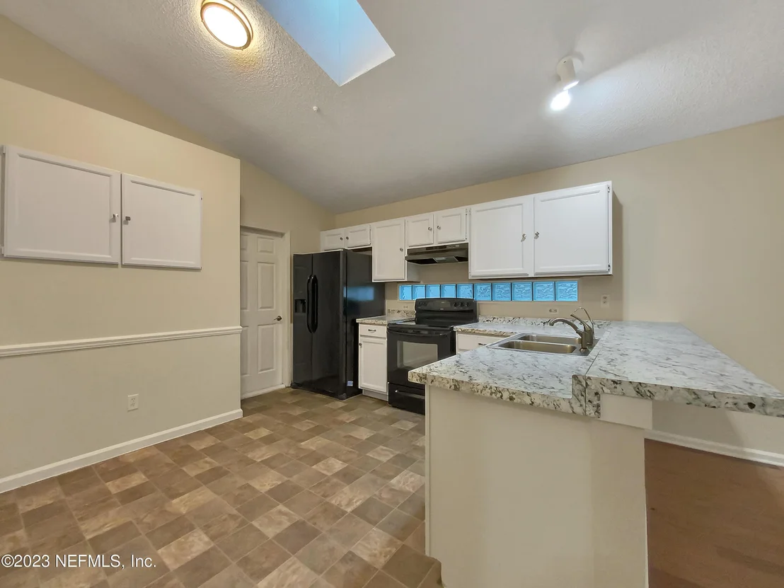 Photo of 85 NAUGATUCK Drive