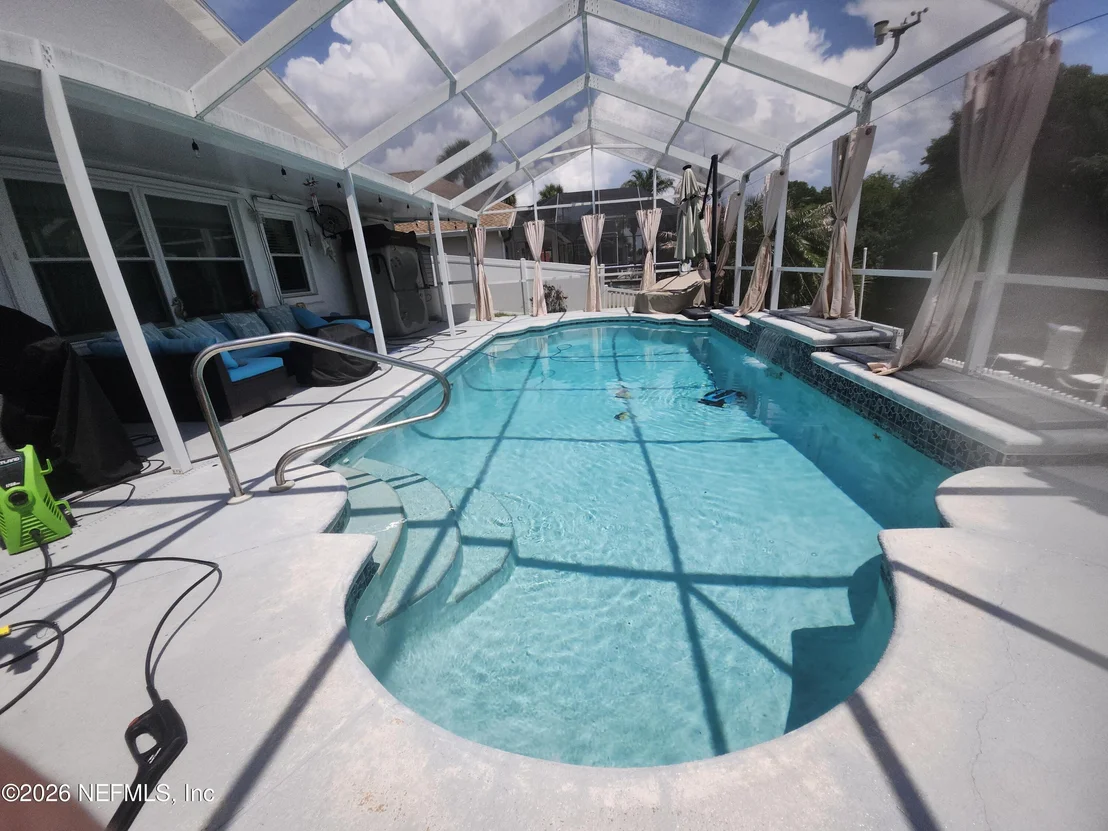 Photo of 4 CHIPPEWAY Court