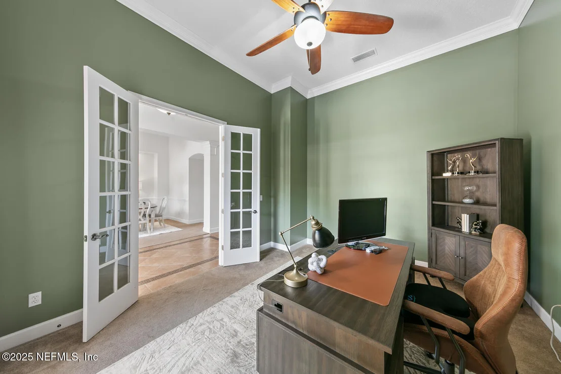 Photo of 148 LA MESA Drive