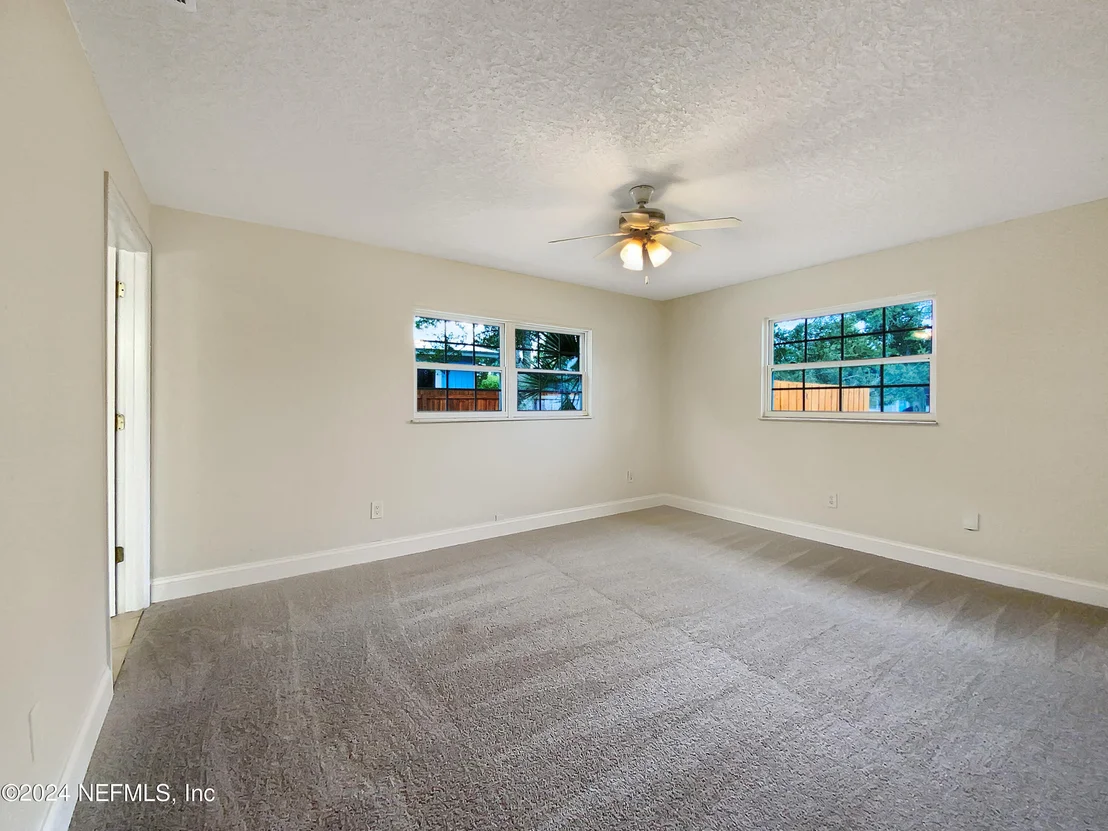 Photo of 150 SHORES Boulevard