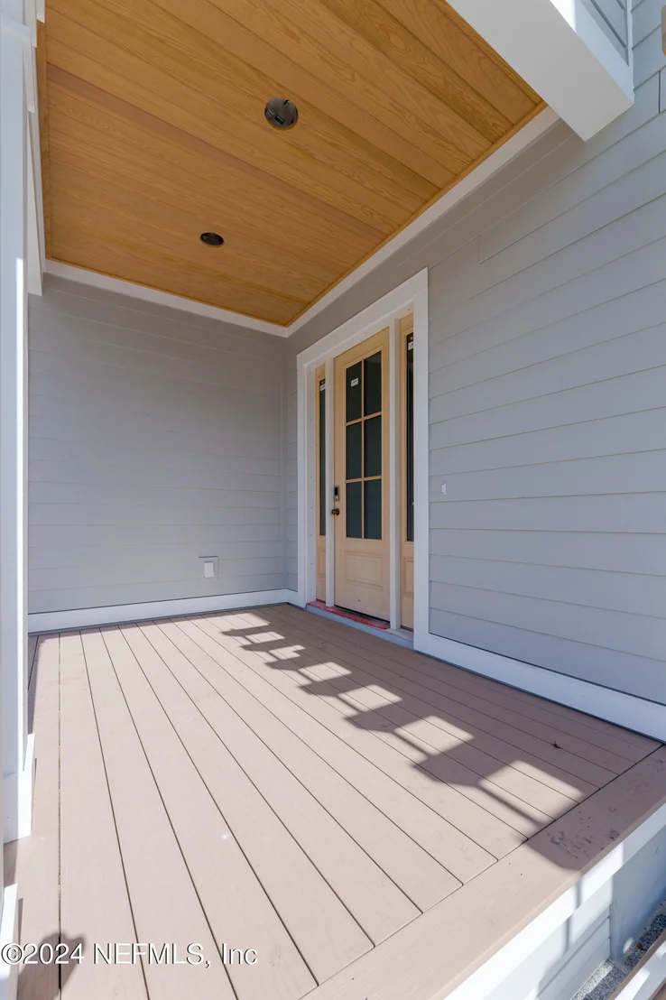 Photo of 372 RIDGEWAY Road