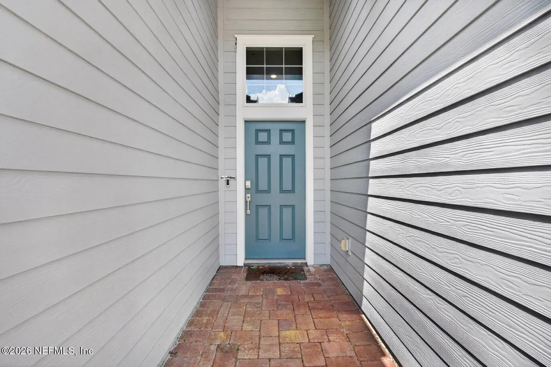Photo of 404 LAKE SINCLAIR Street