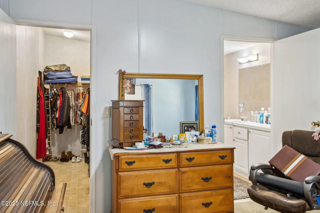Photo of 812 JONATHAN Road