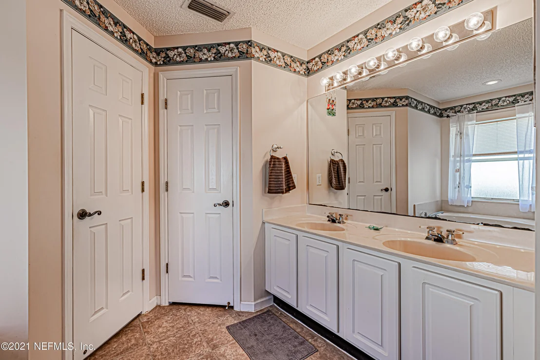 Photo of 1548 LINKSIDE Drive