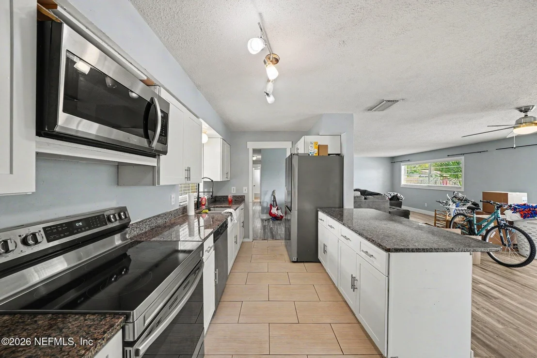 Photo of 1180 BALFOUR Drive