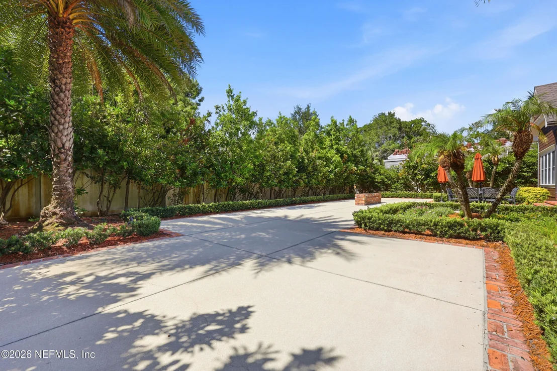 Photo of 1030 MAPLE Lane