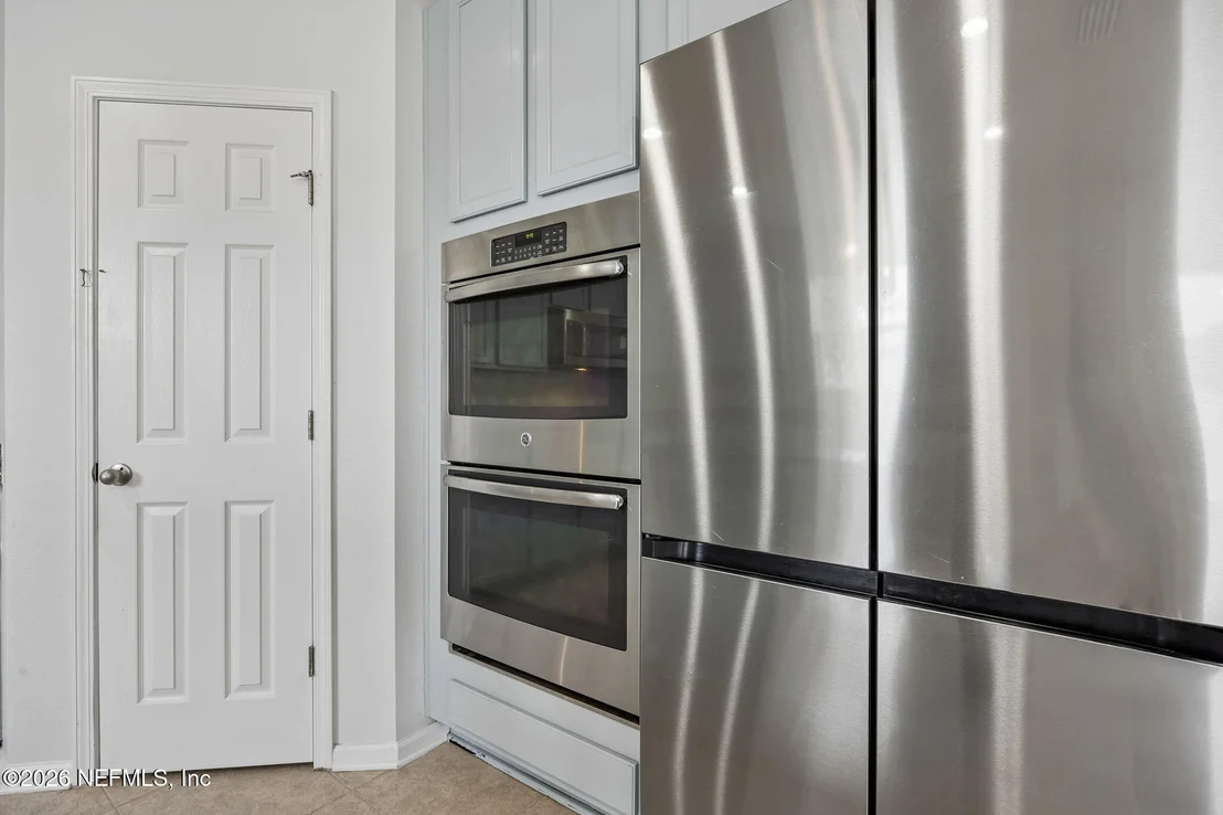 Photo of 95237 PERIWINKLE Place
