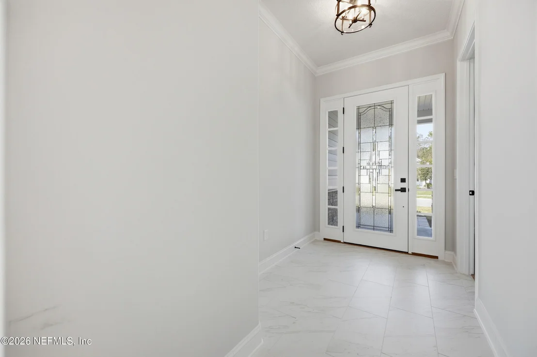 Photo of 810 OAKLAWN Court