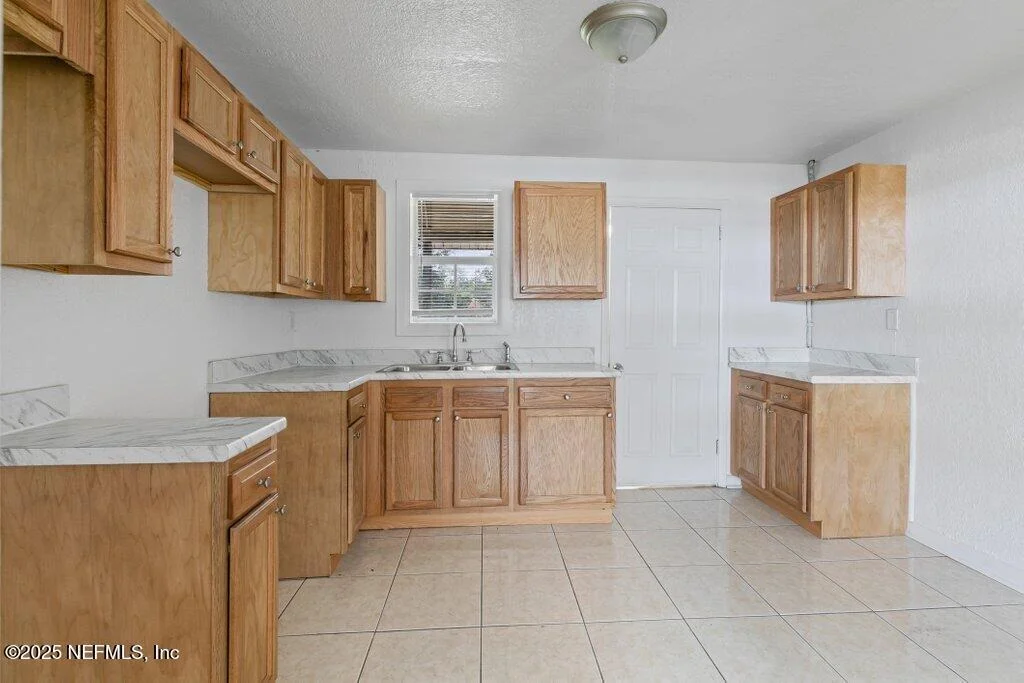 Photo of 2864 LEONID Road