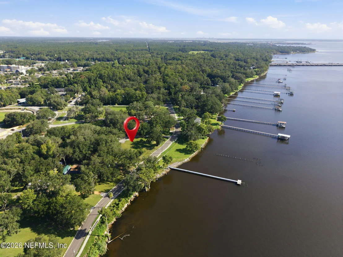 Photo of 514 RIVER Road