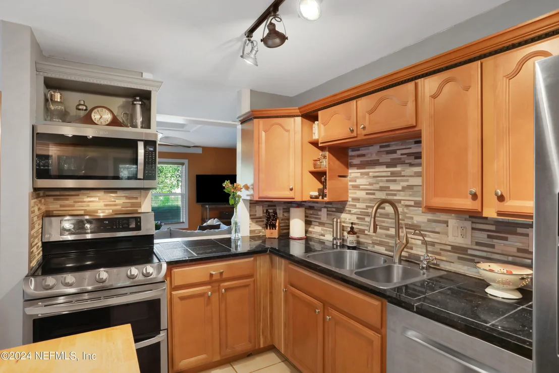 Photo of 6468 RIVER POINT Drive