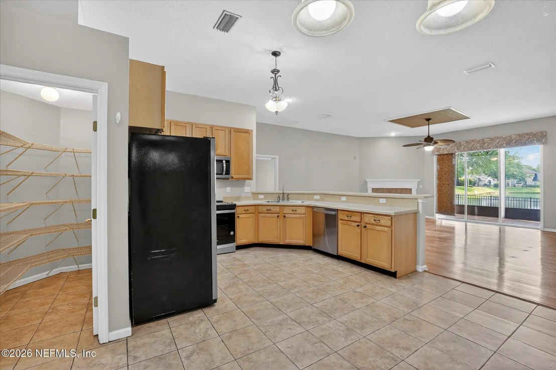 Photo of 1412 WALNUT CREEK Drive