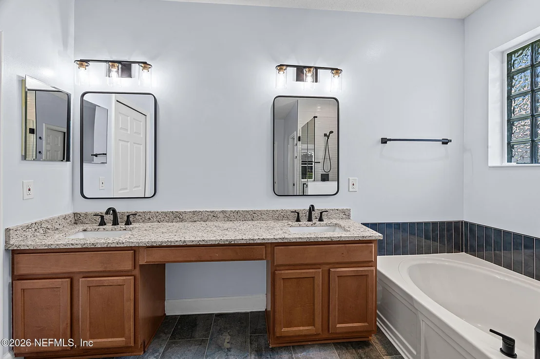 Photo of 2325 LINKS Drive