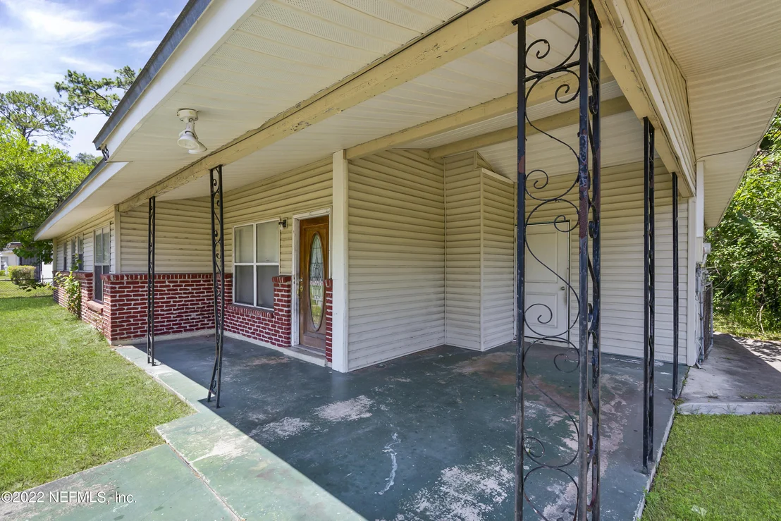 Photo of 8515 BERMUDA Road