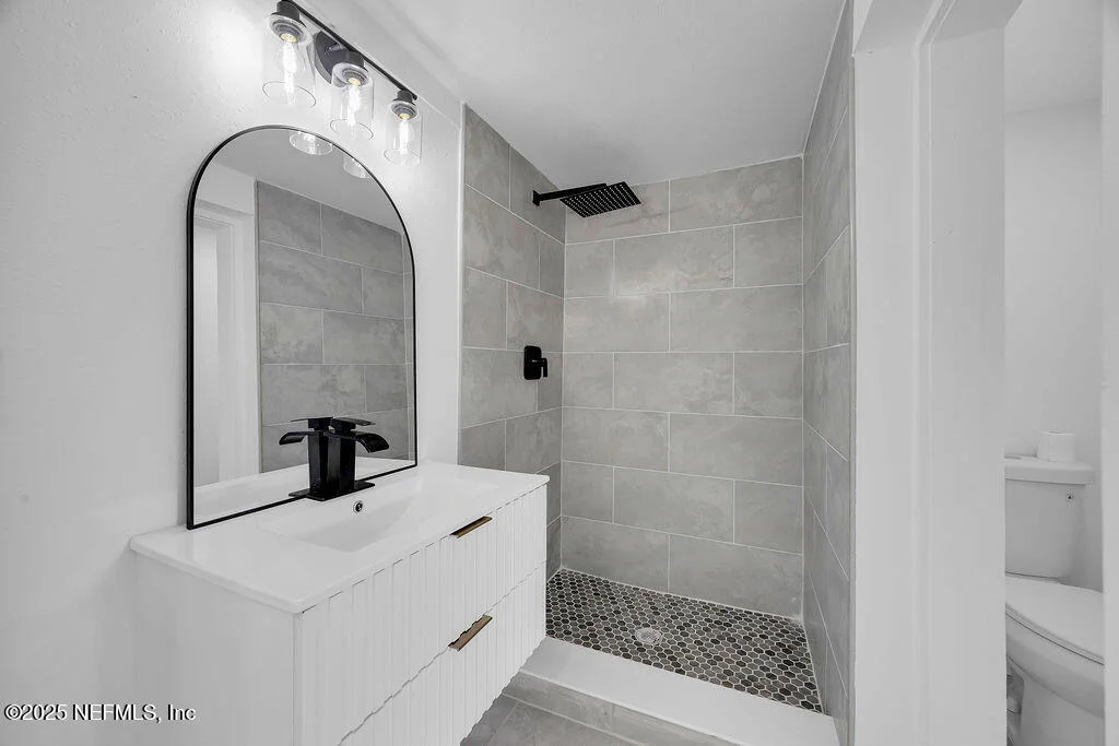 Photo of 5489 OAK FOREST Drive