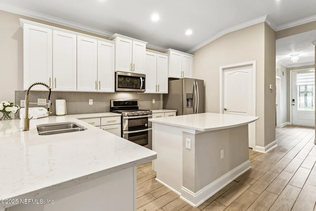 Photo of 124 SILVERLEAF VILLAGE Drive