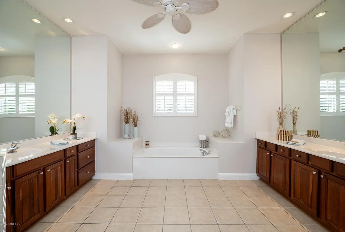 Photo of 1720 E COBBLESTONE Lane