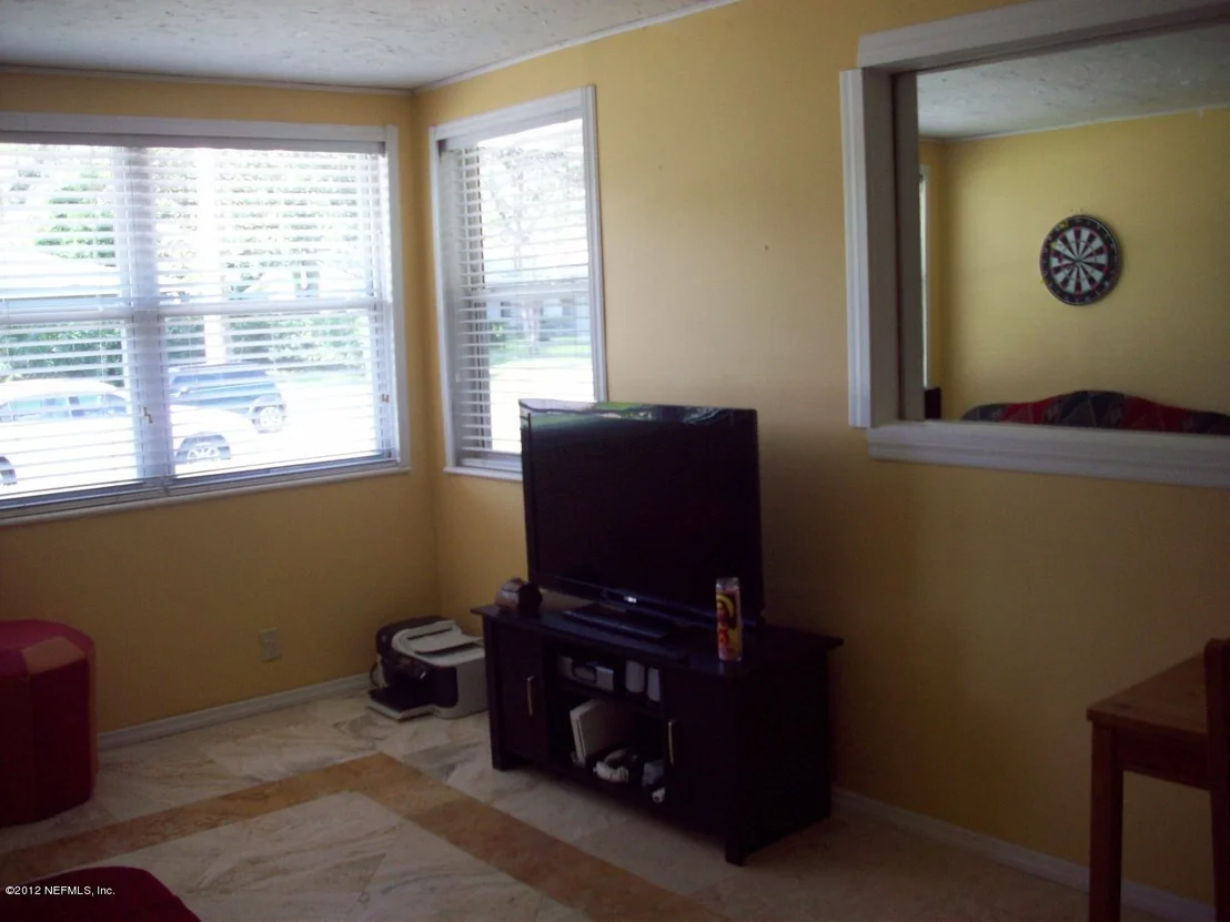 Photo of 1608 Bentin Drive N