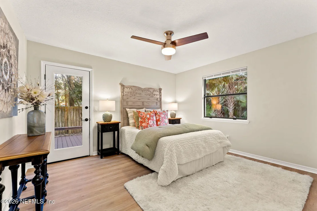 Photo of 1875 LIVE OAK Lane