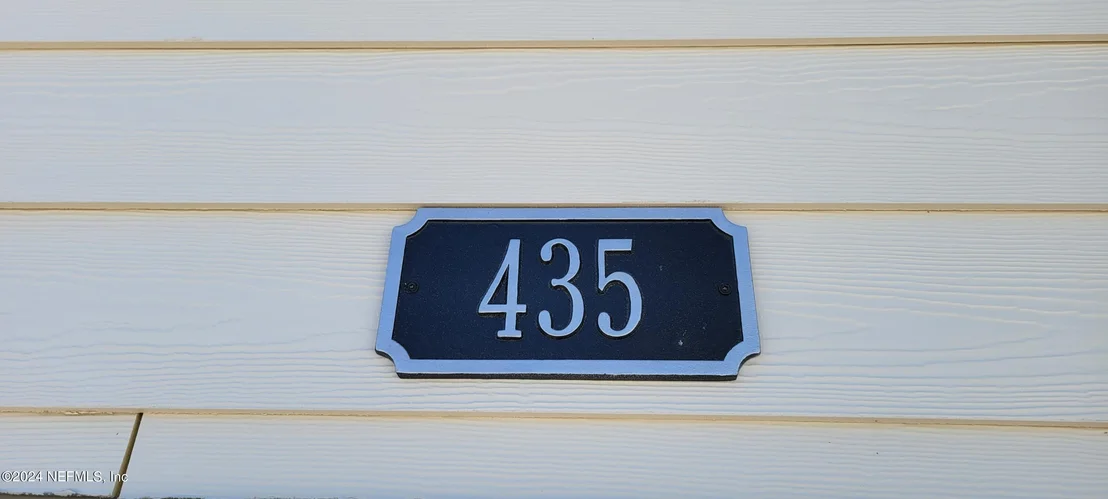 Photo of 435 HILLENDALE Circle