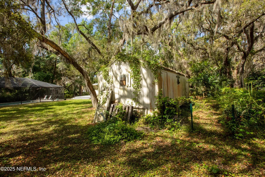 Photo of 303 SE 3RD Avenue