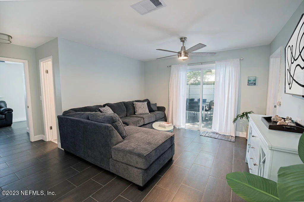 Photo of 405 E Street