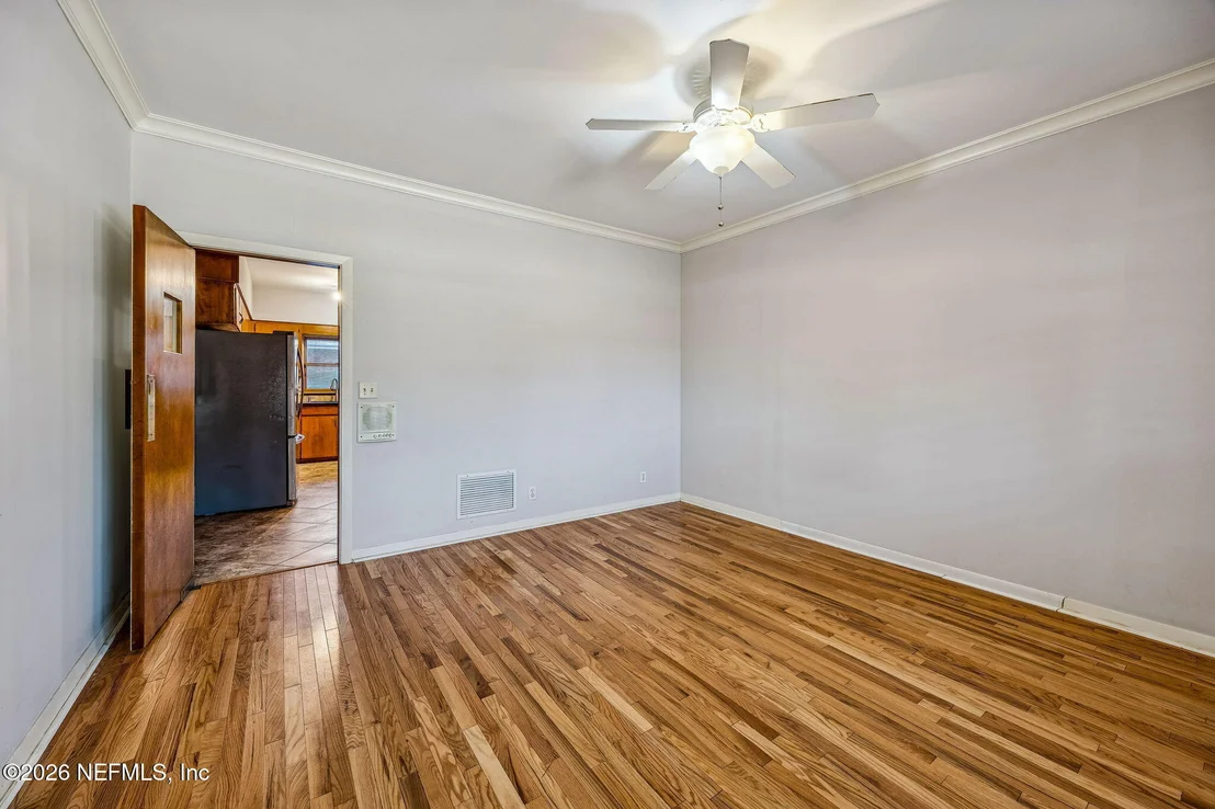 Photo of 4768 QUEEN Lane