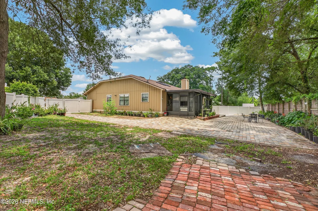 Photo of 8005 FLEUR DE LIS Drive