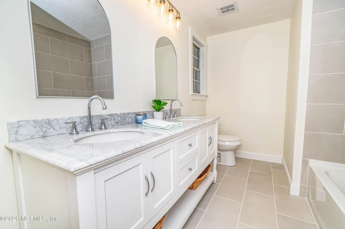Photo of 6172 MILTONDALE Road