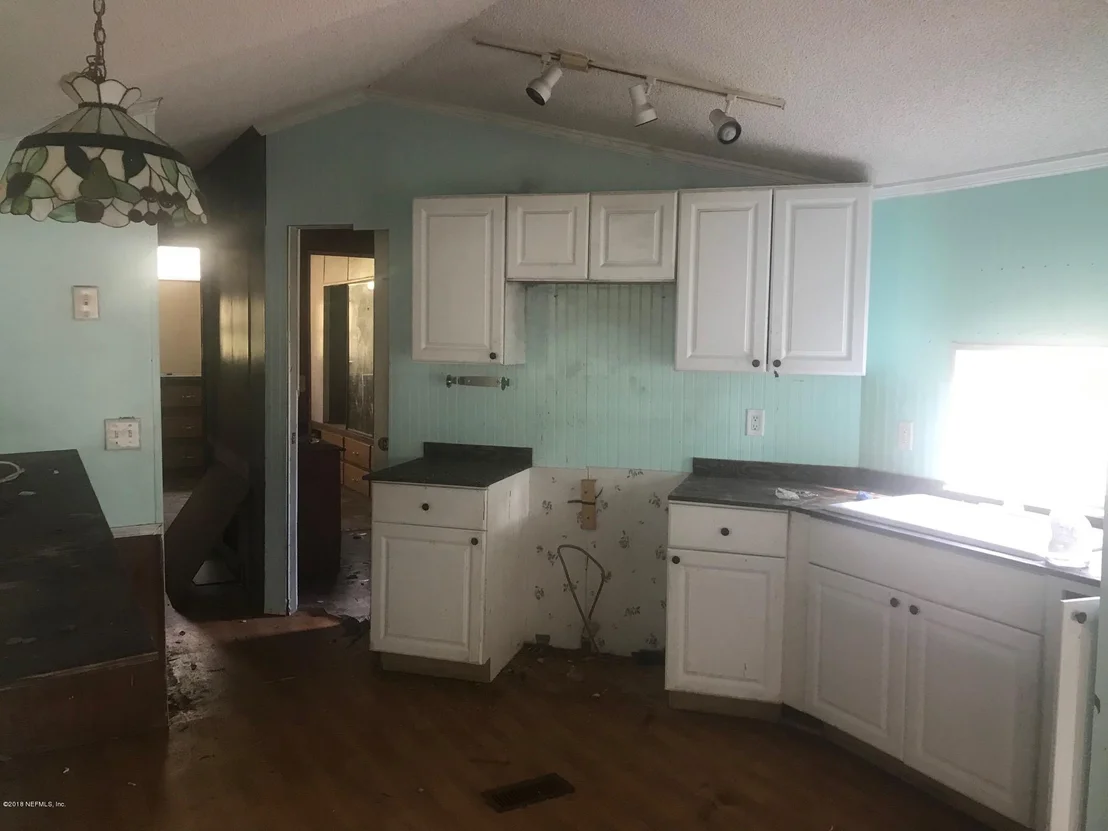 Photo of 627 PINEBROOK Drive E
